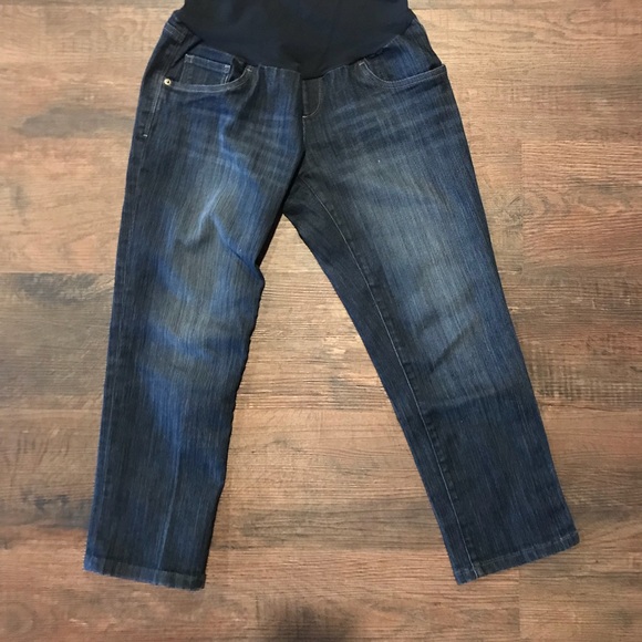 Maternity // Cropped Jeans - Picture 1 of 4